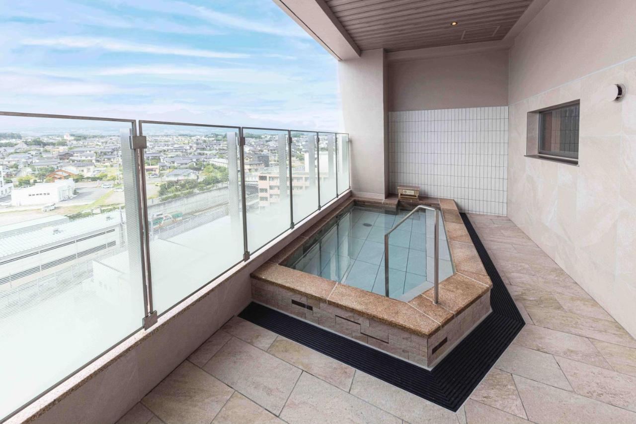 Aqa Hotel Premium Saku Eksteriør billede
